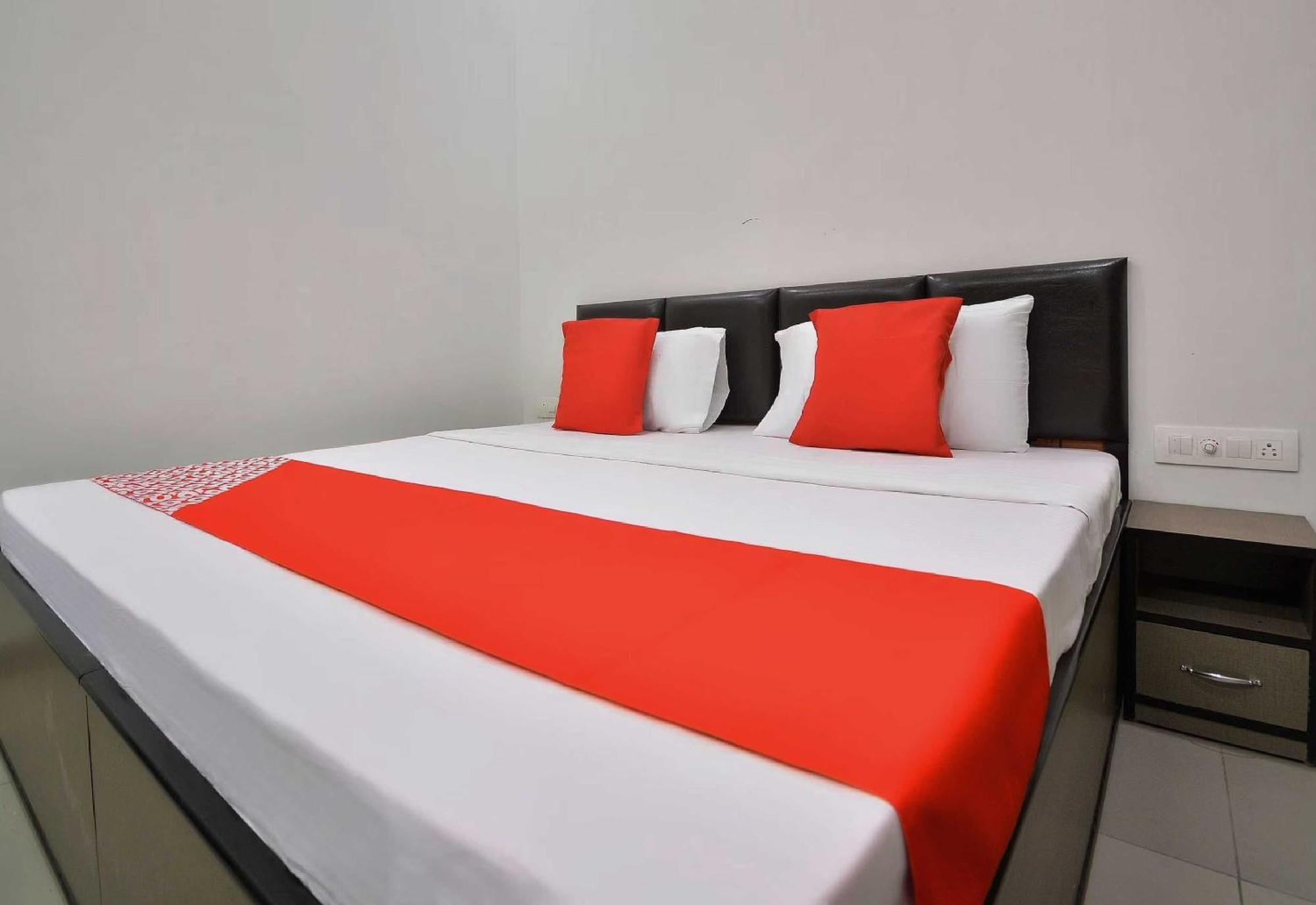 Hotel O White Solitaire Ludhiana Dış mekan fotoğraf