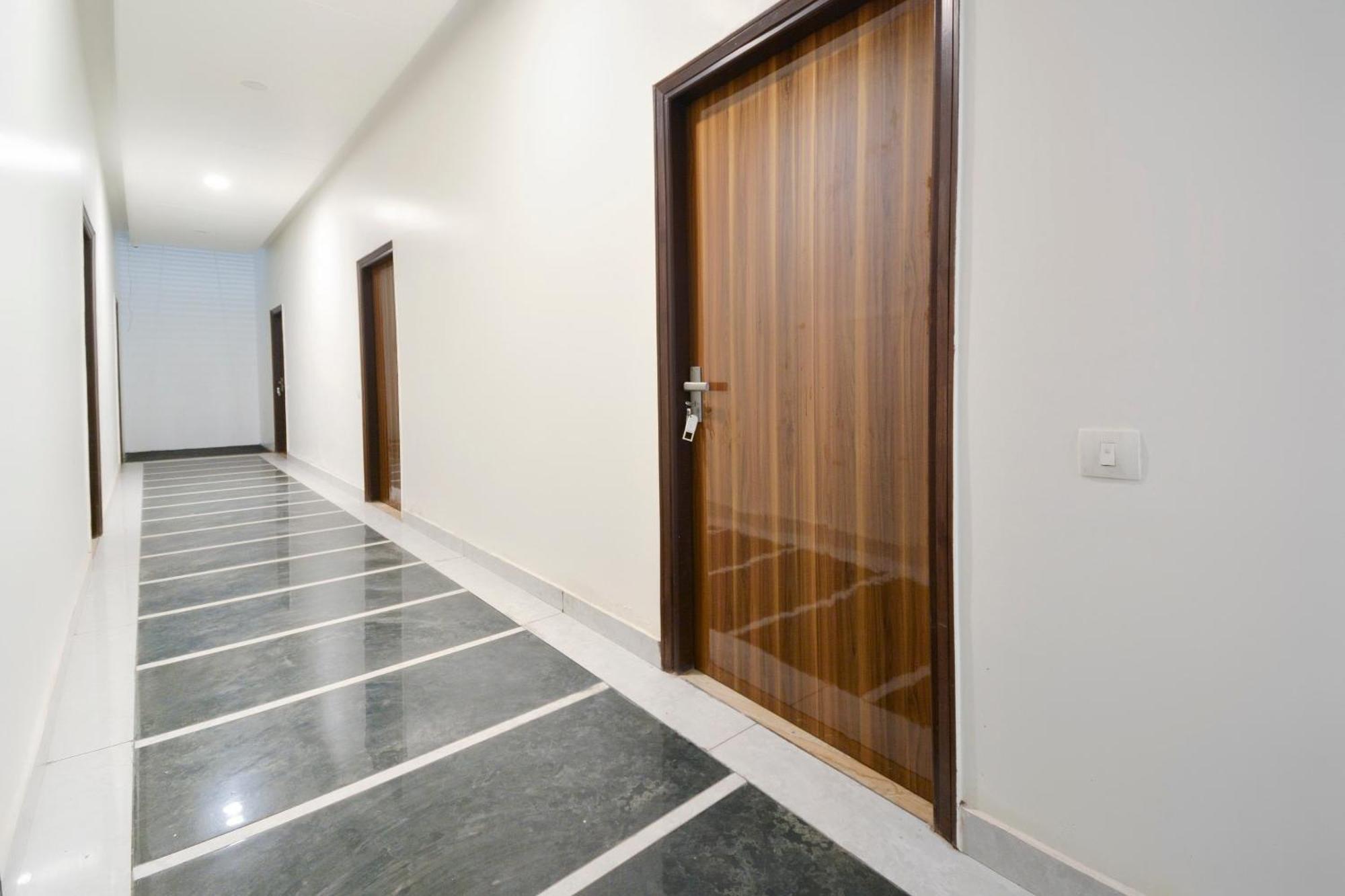 Hotel O White Solitaire Ludhiana Dış mekan fotoğraf