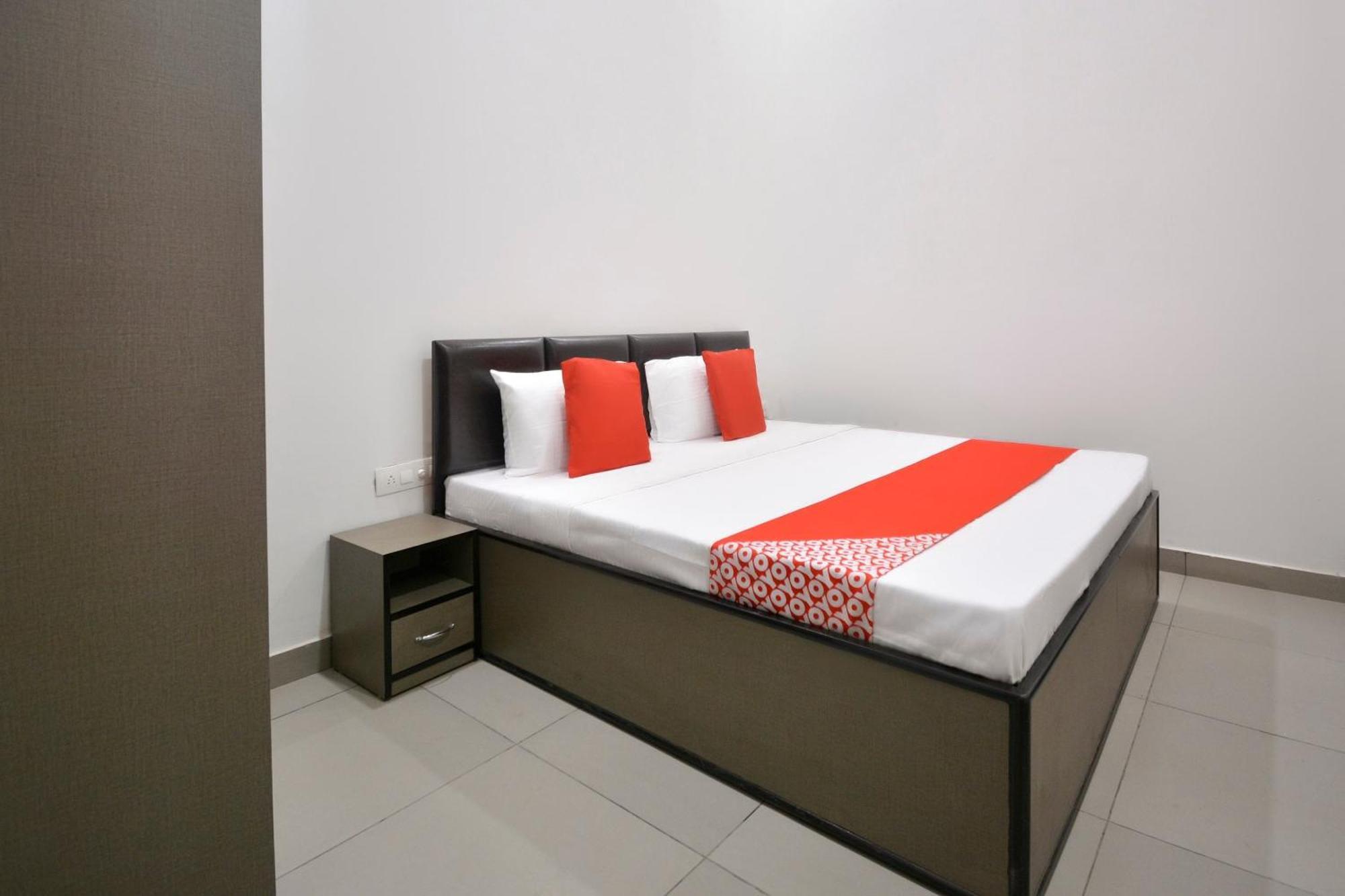 Hotel O White Solitaire Ludhiana Dış mekan fotoğraf